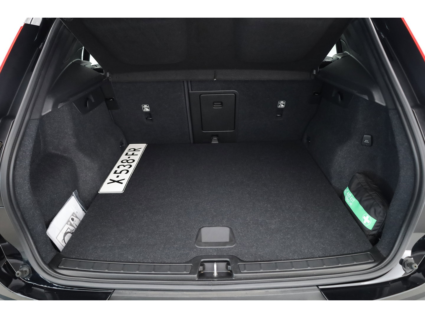 Volvo XC40 1.5 T5 Plug-in hybrid Plus Dark | SOH 91.4% | Pano | Elek. Trekhaak | Harman Kardon | Stoel-Stuurverw. | Camera | Memory