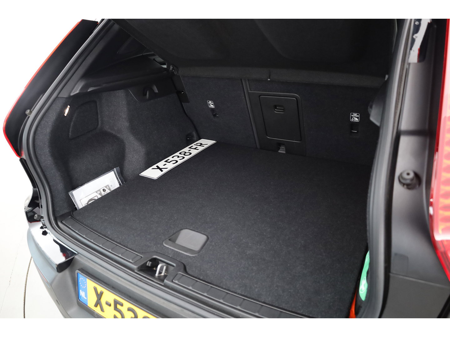 Volvo XC40 1.5 T5 Plug-in hybrid Plus Dark | SOH 91.4% | Pano | Elek. Trekhaak | Harman Kardon | Stoel-Stuurverw. | Camera | Memory