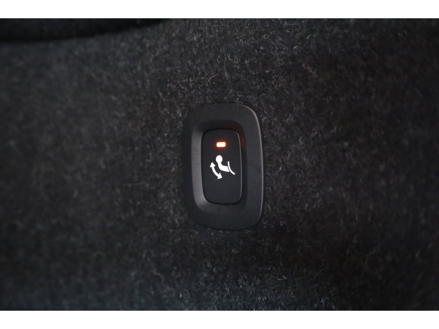 Volvo XC40 1.5 T5 Plug-in hybrid Plus Dark | SOH 91.4% | Pano | Elek. Trekhaak | Harman Kardon | Stoel-Stuurverw. | Camera | Memory