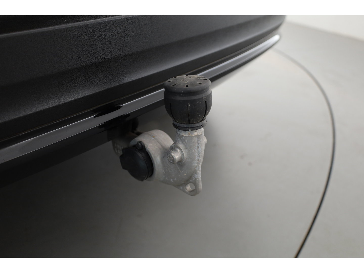 Volvo XC40 1.5 T5 Plug-in hybrid Plus Dark | SOH 91.4% | Pano | Elek. Trekhaak | Harman Kardon | Stoel-Stuurverw. | Camera | Memory