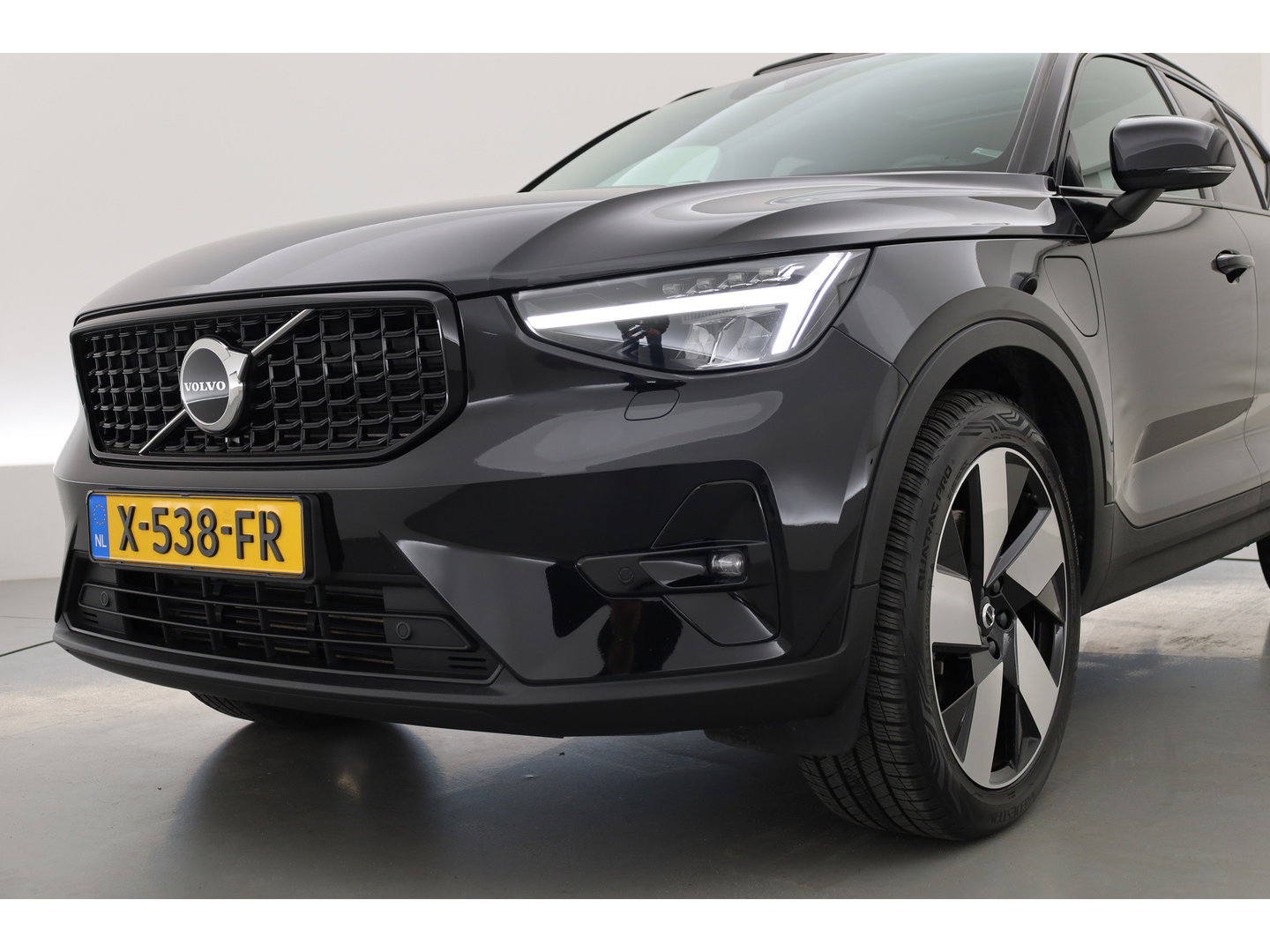 Volvo XC40 1.5 T5 Plug-in hybrid Plus Dark | SOH 91.4% | Pano | Elek. Trekhaak | Harman Kardon | Stoel-Stuurverw. | Camera | Memory