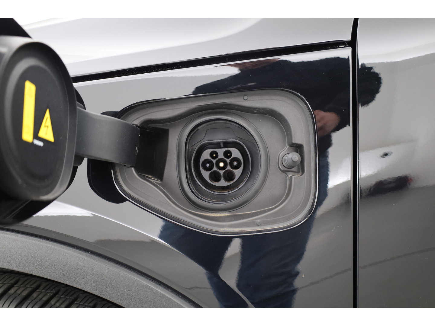 Volvo XC40 1.5 T5 Plug-in hybrid Plus Dark | SOH 91.4% | Pano | Elek. Trekhaak | Harman Kardon | Stoel-Stuurverw. | Camera | Memory