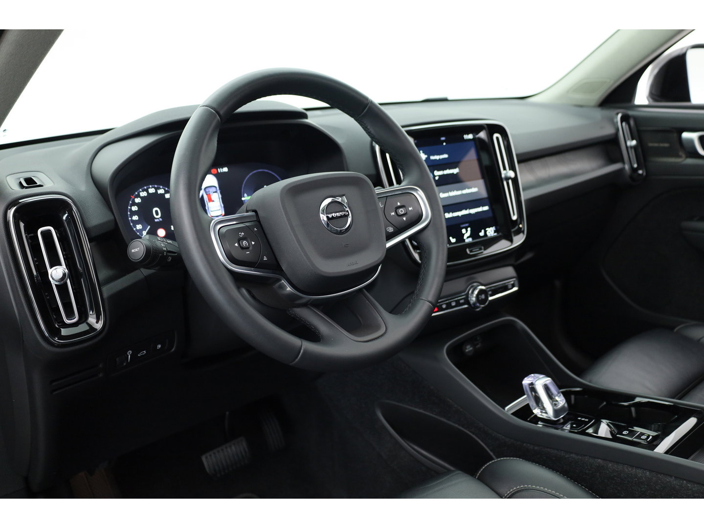 Volvo XC40 1.5 T5 Plug-in hybrid Plus Dark | SOH 91.4% | Pano | Elek. Trekhaak | Harman Kardon | Stoel-Stuurverw. | Camera | Memory