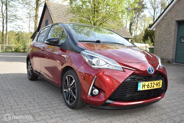 Toyota Yaris - nw model Hybrid 1.5 Hybrid Design Red Face lift