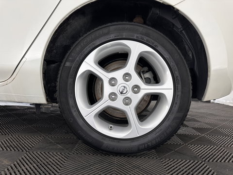 Nissan Leaf Acenta 30 kWh (INCL-BTW) *HEATPUMP | NAVI-FULLMAP | MICROFIBRE | DAB | CAMERA | DIGI-COCKPIT | KEYLESS | CRUISE | DIGI-COCKPIT | HEATED-COMFORTSEATS | PRIVACYGLASS | KEYLESS | 16"ALU*