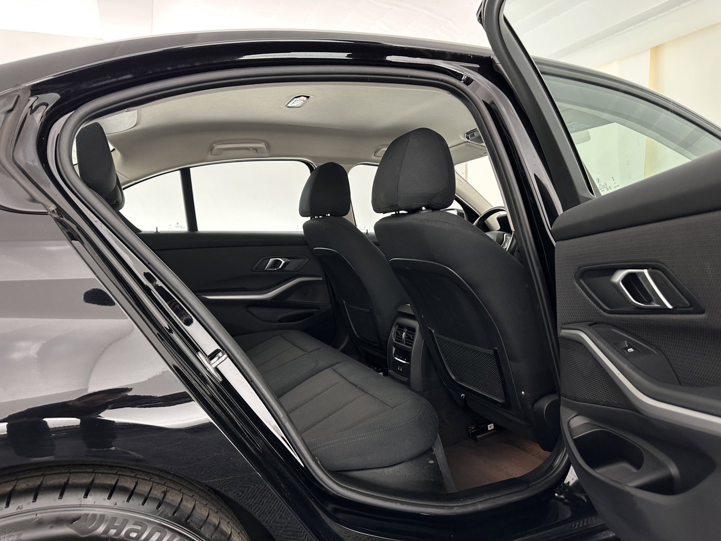 BMW 3-serie 320i Business Edition (INCL.BTW) Aut. *FULL-LED | NAVI-FULLMAP | COMFORT-SEATS | HIFI-SOUND | DIGI-COCKPIT | DAB | SHIFT-PADDLES | ECC | PDC | CRUISE | 16''ALU | TOWBAR*