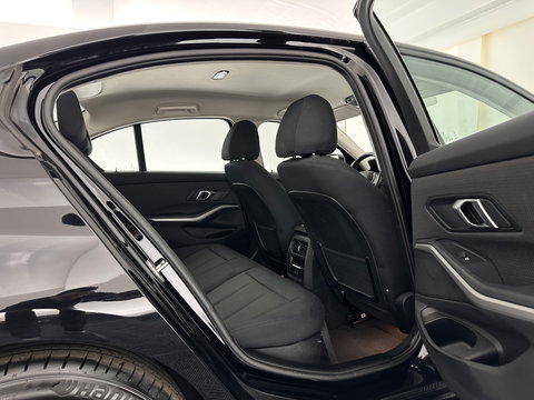 BMW 3-serie 320i Business Edition (INCL.BTW) Aut. *FULL-LED | NAVI-FULLMAP | COMFORT-SEATS | HIFI-SOUND | DIGI-COCKPIT | DAB | SHIFT-PADDLES | ECC | PDC | CRUISE | 16''ALU | TOWBAR*