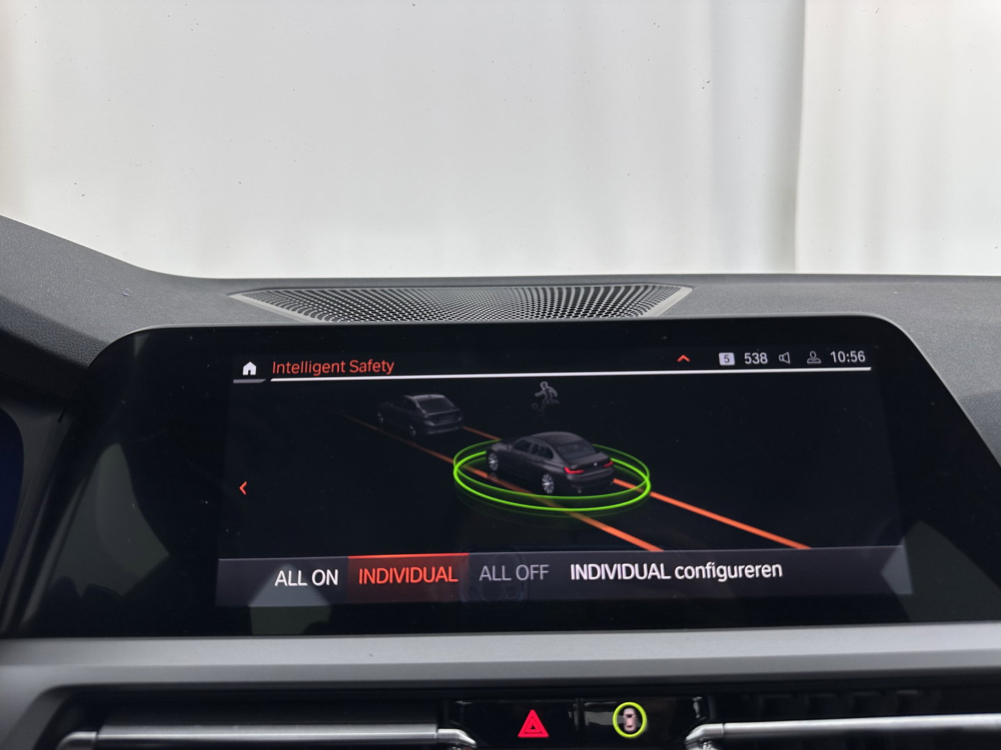 BMW 3-serie 320i Business Edition (INCL.BTW) Aut. *FULL-LED | NAVI-FULLMAP | COMFORT-SEATS | HIFI-SOUND | DIGI-COCKPIT | DAB | SHIFT-PADDLES | ECC | PDC | CRUISE | 16''ALU | TOWBAR*