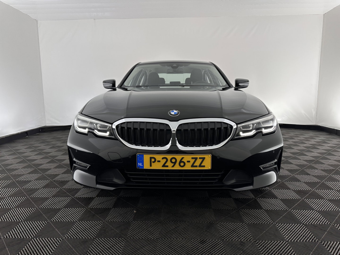 BMW 3-serie 320i Business Edition (INCL.BTW) Aut. *FULL-LED | NAVI-FULLMAP | COMFORT-SEATS | HIFI-SOUND | DIGI-COCKPIT | DAB | SHIFT-PADDLES | ECC | PDC | CRUISE | 16''ALU | TOWBAR*