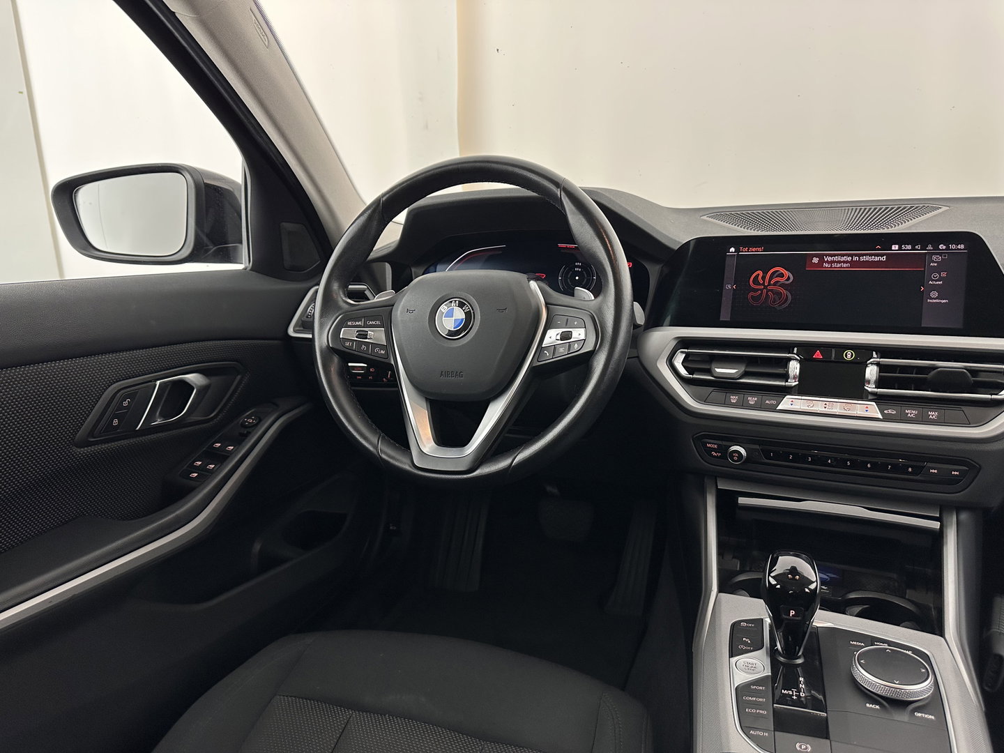 BMW 3-serie 320i Business Edition (INCL.BTW) Aut. *FULL-LED | NAVI-FULLMAP | COMFORT-SEATS | HIFI-SOUND | DIGI-COCKPIT | DAB | SHIFT-PADDLES | ECC | PDC | CRUISE | 16''ALU | TOWBAR*