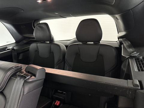 Volvo XC90 2.0 T8 Recharge AWD R-Design Black Pack [ 7-Pers. ] Aut. *PANO | LEATHER-ALCANTARA | FULL-LED | MEMORY-PACK | BOWERS&WILKINS | BLINDSPOT | KEYLESS | DIGI-COCKPIT | NAVI-FULLMAP | PRIVACYGLASS | HEATED-SPORTSEATS | TOWBAR | 22''ALU*