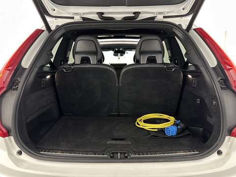 Volvo XC90 2.0 T8 Recharge AWD R-Design Black Pack [ 7-Pers. ] Aut. *PANO | LEATHER-ALCANTARA | FULL-LED | MEMORY-PACK | BOWERS&WILKINS | BLINDSPOT | KEYLESS | DIGI-COCKPIT | NAVI-FULLMAP | PRIVACYGLASS | HEATED-SPORTSEATS | TOWBAR | 22''ALU*