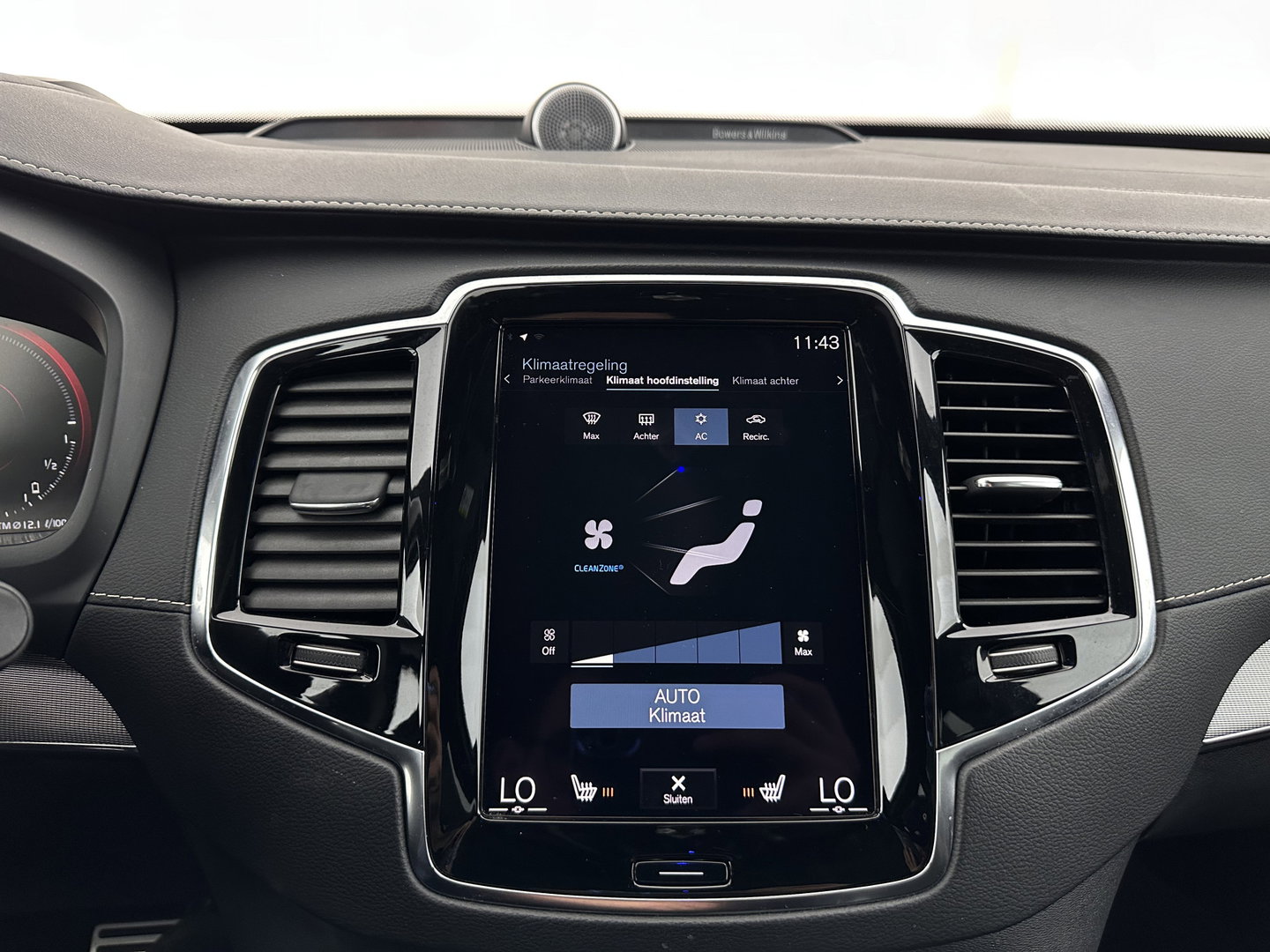 Volvo XC90 2.0 T8 Recharge AWD R-Design Black Pack [ 7-Pers. ] Aut. *PANO | LEATHER-ALCANTARA | FULL-LED | MEMORY-PACK | BOWERS&WILKINS | BLINDSPOT | KEYLESS | DIGI-COCKPIT | NAVI-FULLMAP | PRIVACYGLASS | HEATED-SPORTSEATS | TOWBAR | 22''ALU*