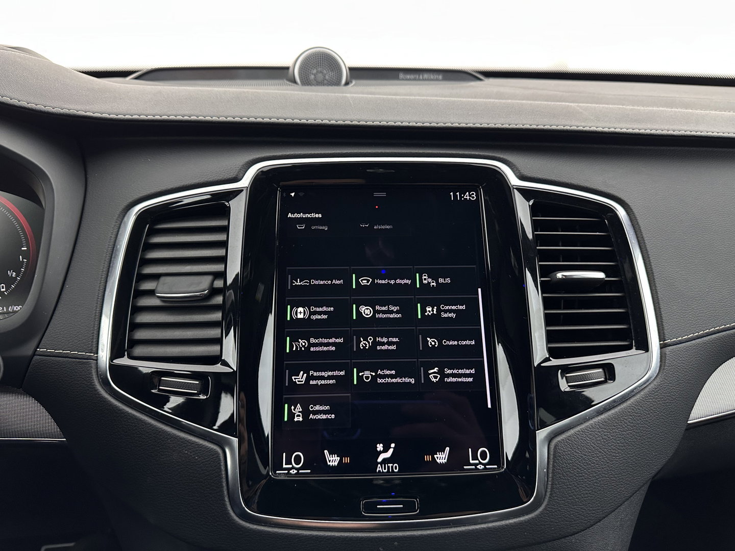 Volvo XC90 2.0 T8 Recharge AWD R-Design Black Pack [ 7-Pers. ] Aut. *PANO | LEATHER-ALCANTARA | FULL-LED | MEMORY-PACK | BOWERS&WILKINS | BLINDSPOT | KEYLESS | DIGI-COCKPIT | NAVI-FULLMAP | PRIVACYGLASS | HEATED-SPORTSEATS | TOWBAR | 22''ALU*