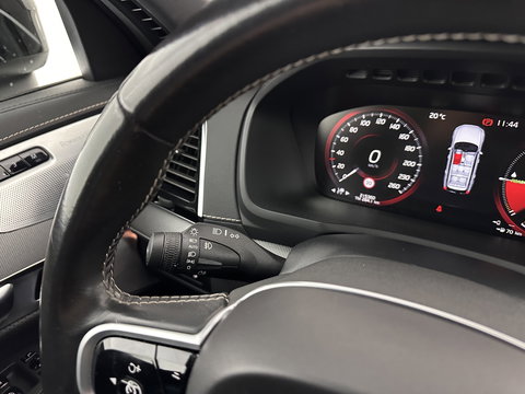 Volvo XC90 2.0 T8 Recharge AWD R-Design Black Pack [ 7-Pers. ] Aut. *PANO | LEATHER-ALCANTARA | FULL-LED | MEMORY-PACK | BOWERS&WILKINS | BLINDSPOT | KEYLESS | DIGI-COCKPIT | NAVI-FULLMAP | PRIVACYGLASS | HEATED-SPORTSEATS | TOWBAR | 22''ALU*