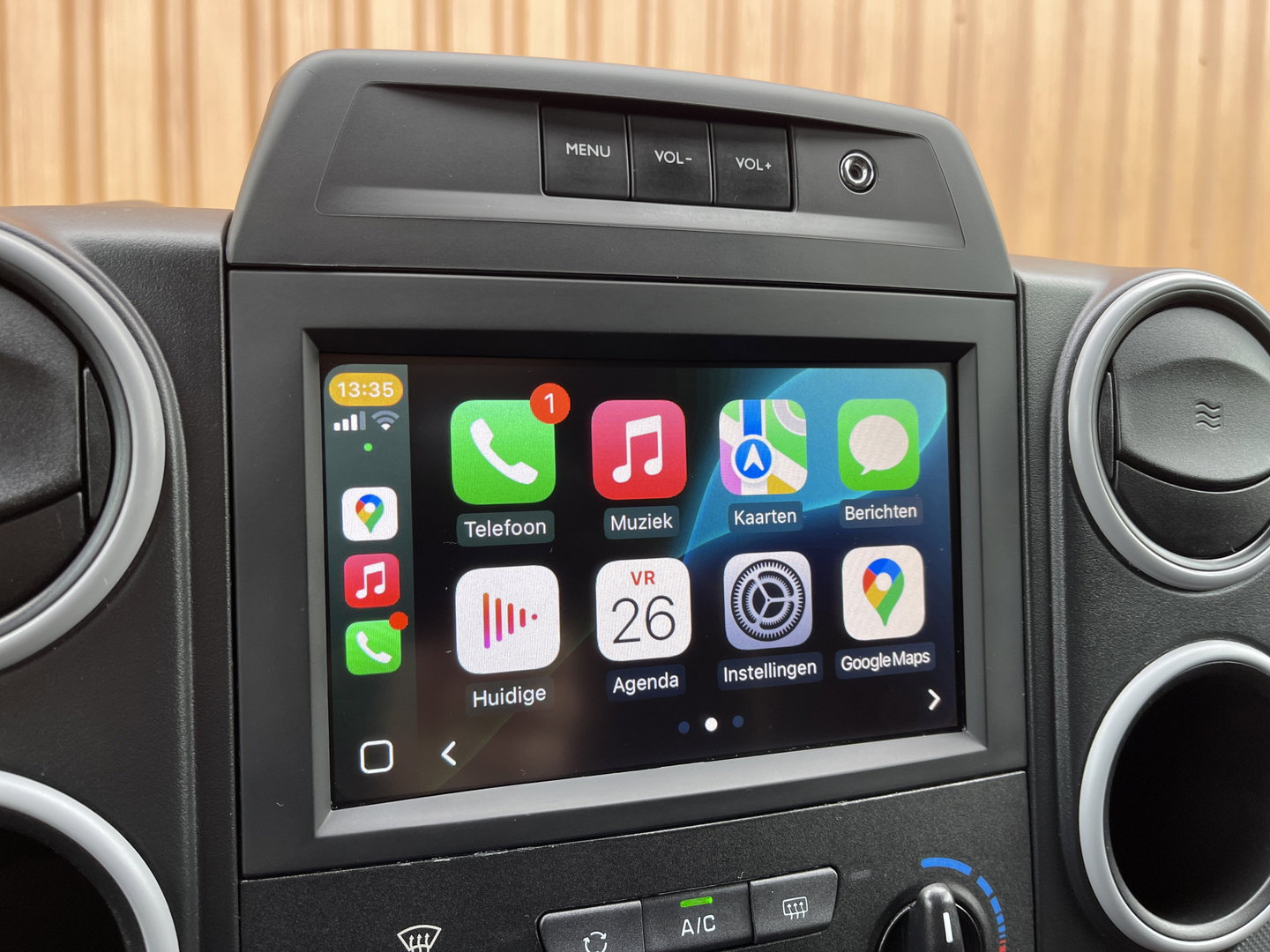 Peugeot Partner 1.6 BlueHDi 75 L1 Premium | Marge | Apple Carplay | Dealer Onderhouden | Airconditioning | Cruise Control | Navigatie | Radio | Elektrische Ramen |