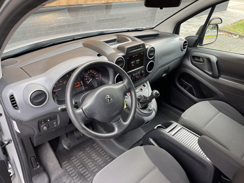 Peugeot Partner 1.6 BlueHDi 75 L1 Premium | Marge | Apple Carplay | Dealer Onderhouden | Airconditioning | Cruise Control | Navigatie | Radio | Elektrische Ramen |