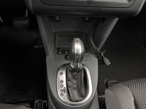 Volkswagen Touran 2.0 TDI Comfortline BlueMotion Aut. *AIRCO | CRUISE | CARPLAY | PDC | SIDE-BARS | PRIVACY-GLASS*