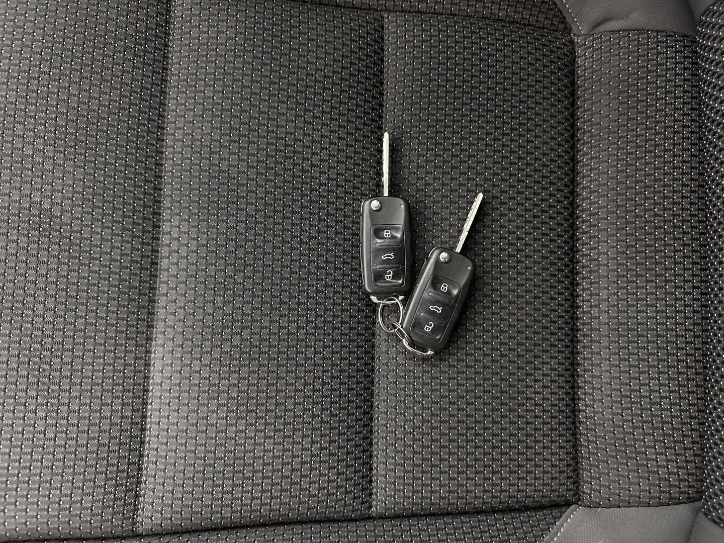 Volkswagen Touran 2.0 TDI Comfortline BlueMotion Aut. *AIRCO | CRUISE | CARPLAY | PDC | SIDE-BARS | PRIVACY-GLASS*