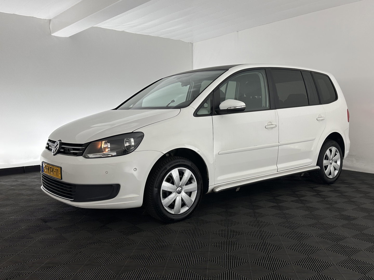 Volkswagen Touran 2.0 TDI Comfortline BlueMotion Aut. *AIRCO | CRUISE | CARPLAY | PDC | SIDE-BARS | PRIVACY-GLASS*