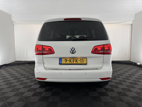Volkswagen Touran 2.0 TDI Comfortline BlueMotion Aut. *AIRCO | CRUISE | CARPLAY | PDC | SIDE-BARS | PRIVACY-GLASS*