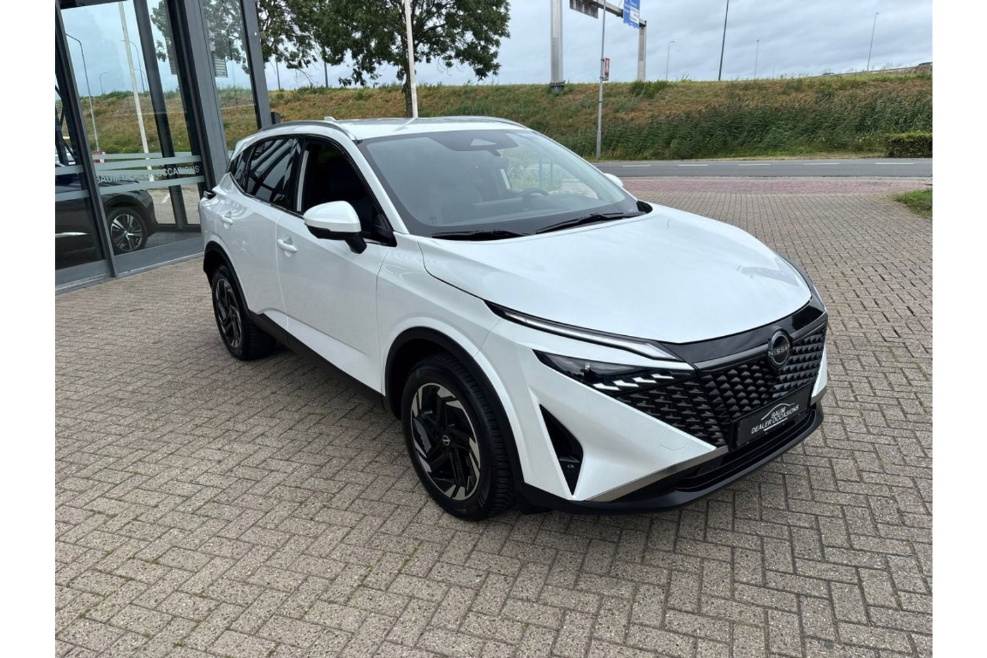 Nissan QASHQAI 1.3 MHEV X N-CONNECTA AUTOMAAT AIRCO NAVI WIDESCREEN CAMERA360GR.