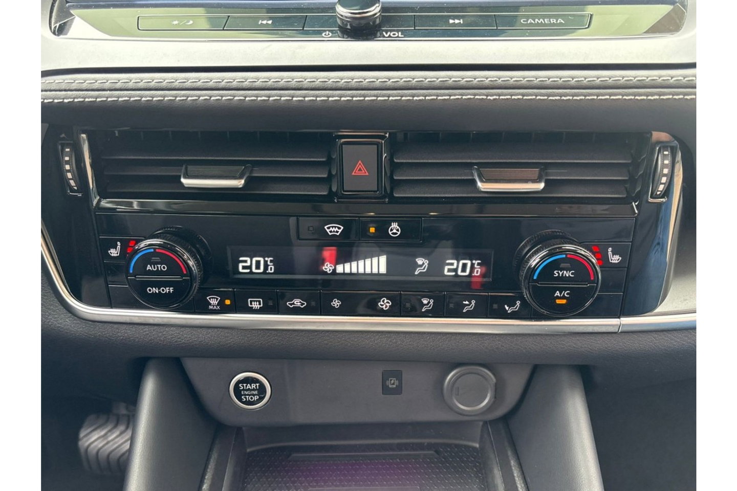 Nissan QASHQAI 1.3 MHEV X N-CONNECTA AUTOMAAT AIRCO NAVI WIDESCREEN CAMERA360GR.