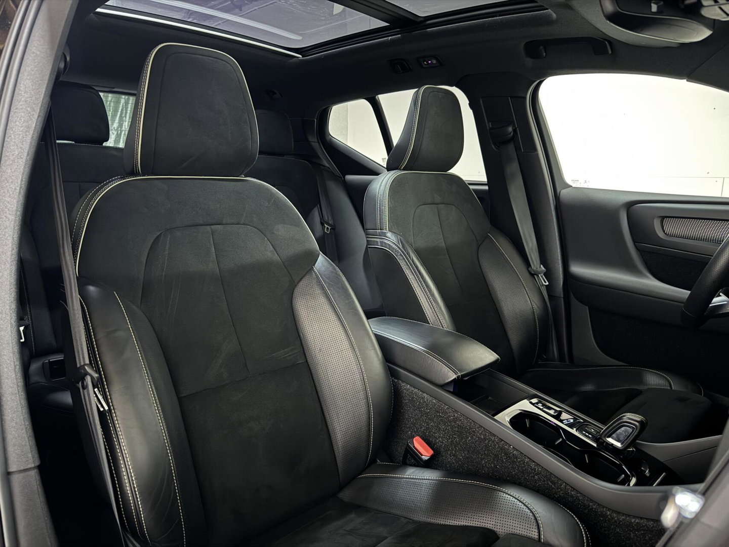 Volvo XC40 1.5 T5 Recharge R-Design Pano H/K Carplay