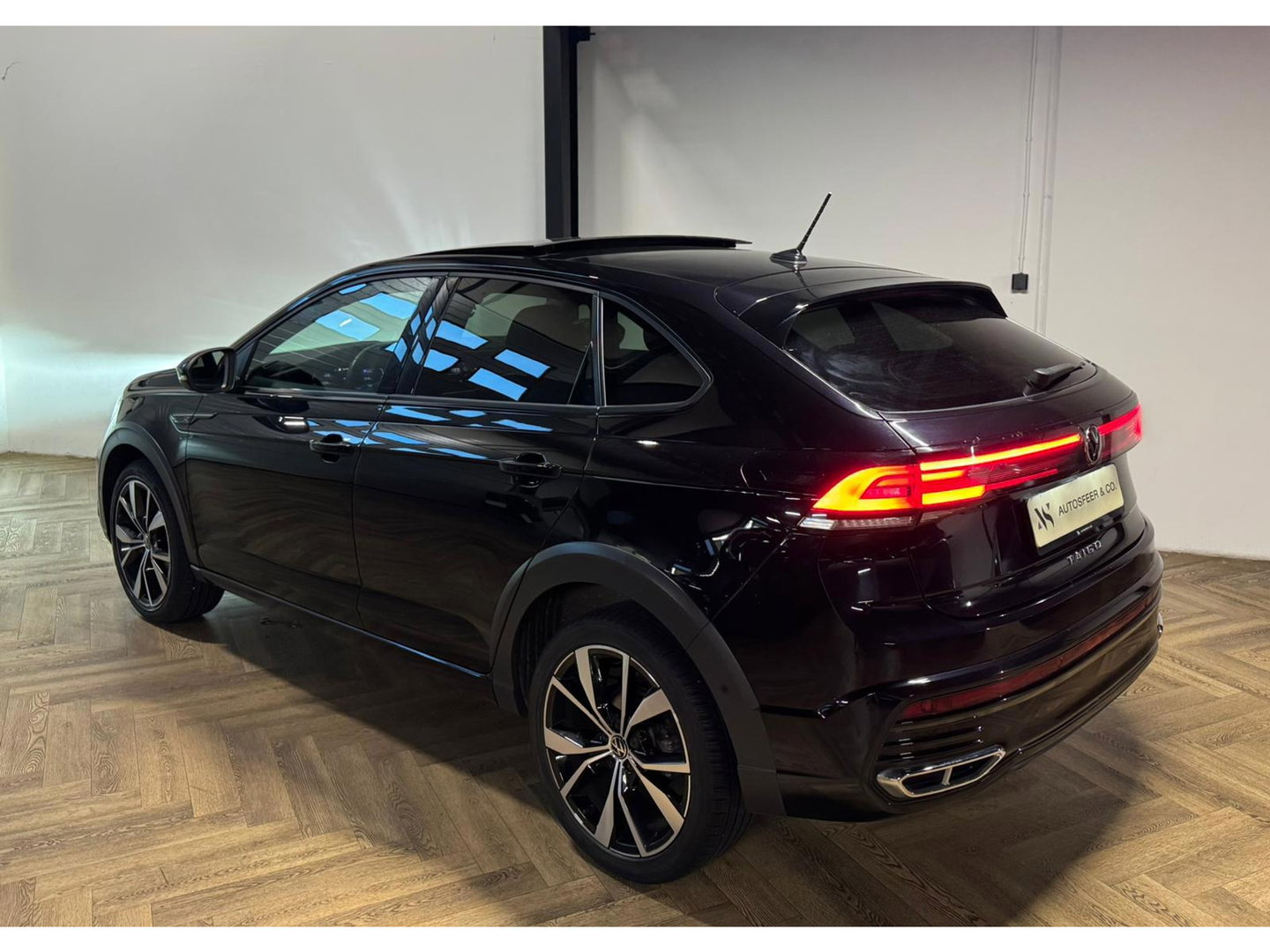 Volkswagen Taigo 1.0 TSI R-Line PANO KEYLESS CAM