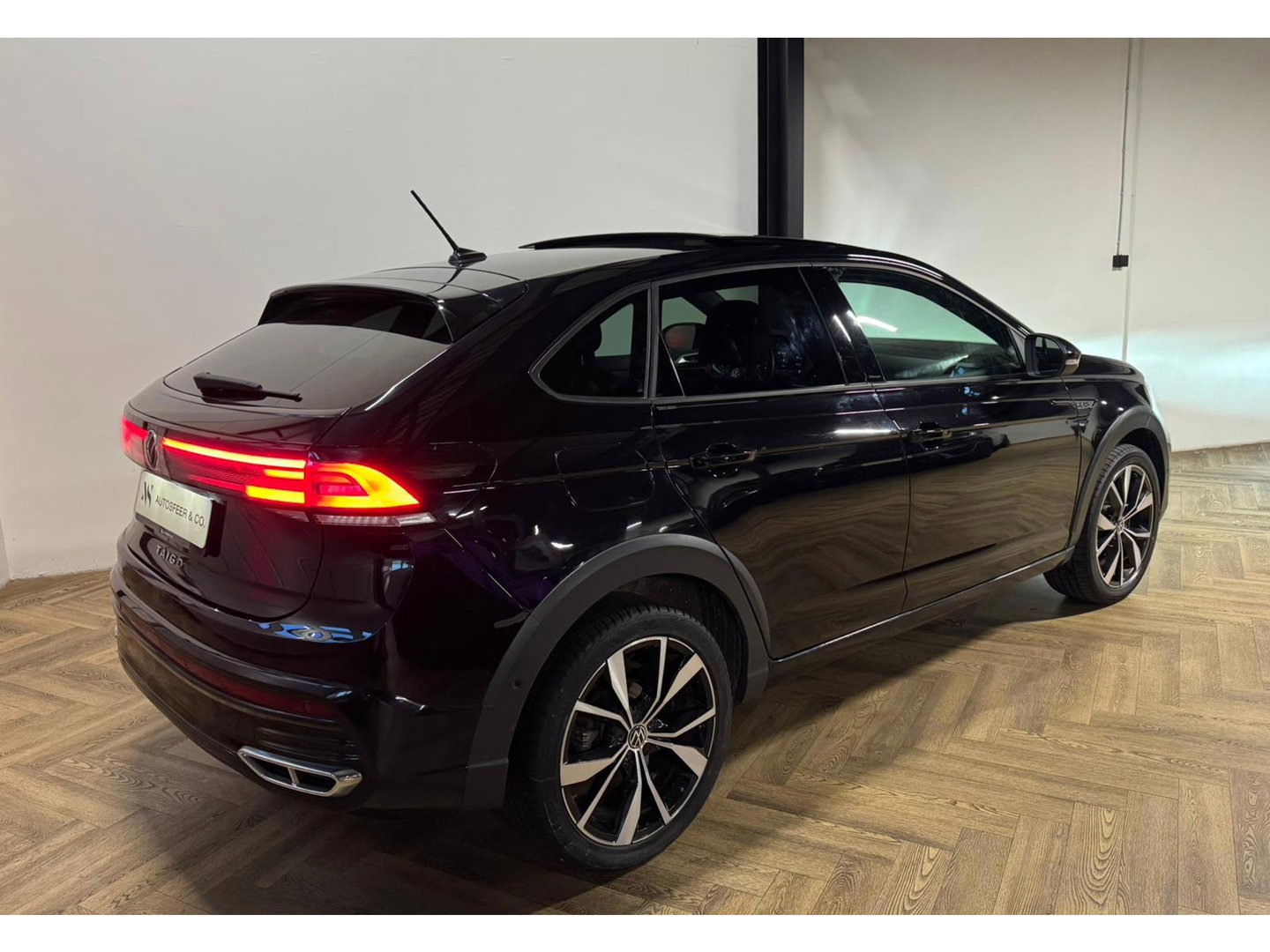 Volkswagen Taigo 1.0 TSI R-Line PANO KEYLESS CAM