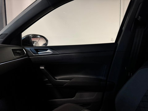 Volkswagen Taigo 1.0 TSI R-Line PANO KEYLESS CAM