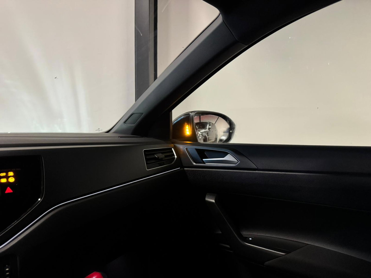 Volkswagen Taigo 1.0 TSI R-Line PANO KEYLESS CAM