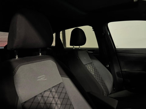 Volkswagen Taigo 1.0 TSI R-Line PANO KEYLESS CAM