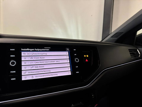 Volkswagen Taigo 1.0 TSI R-Line PANO KEYLESS CAM