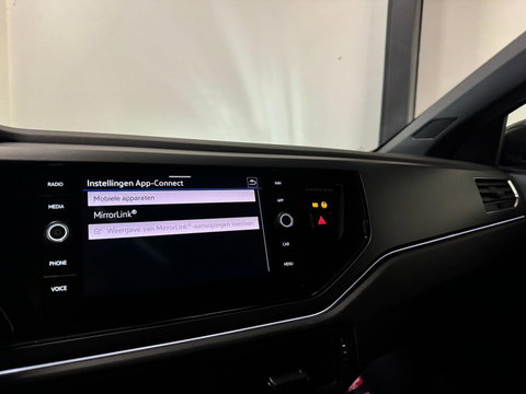 Volkswagen Taigo 1.0 TSI R-Line PANO KEYLESS CAM