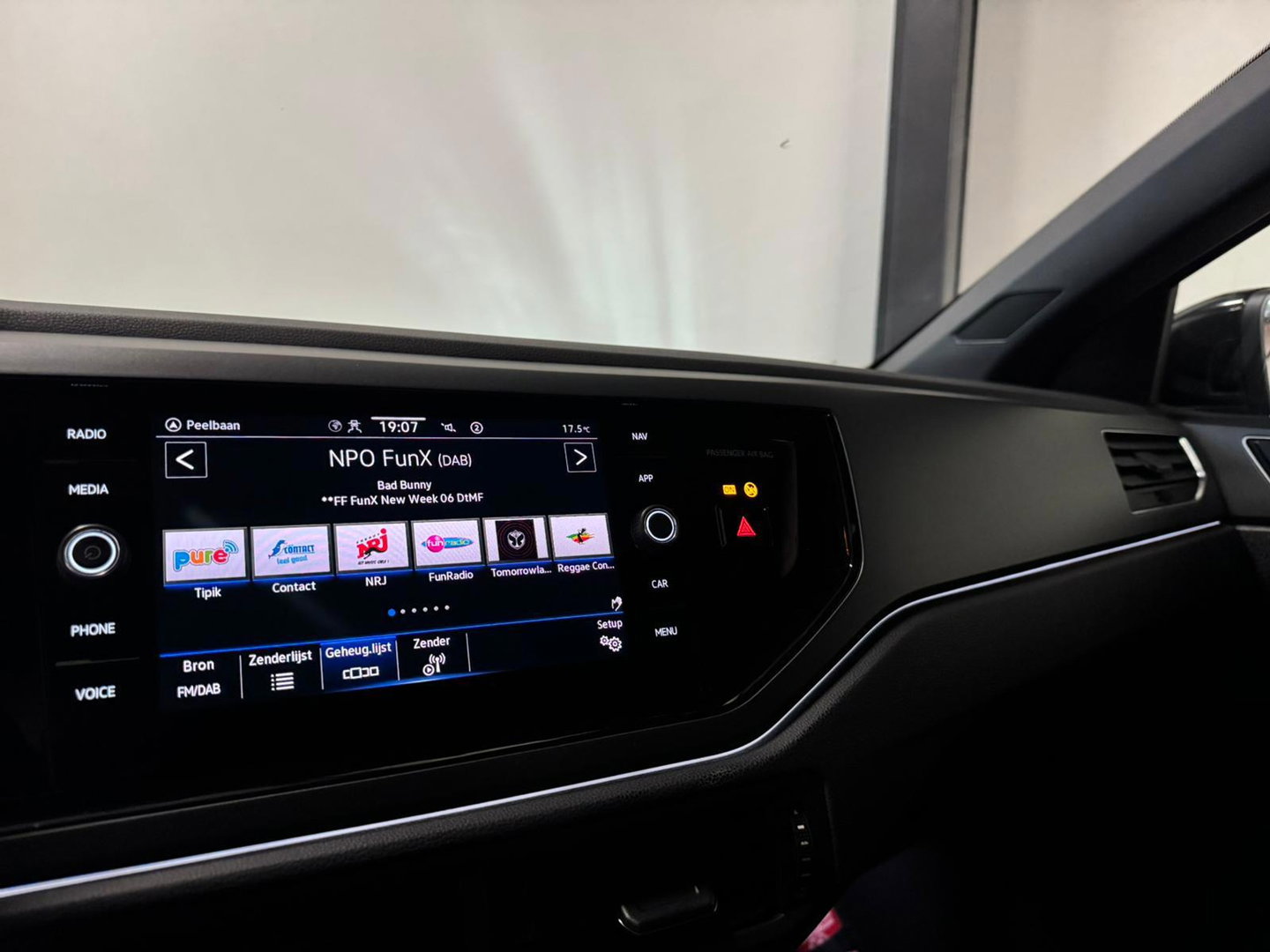 Volkswagen Taigo 1.0 TSI R-Line PANO KEYLESS CAM