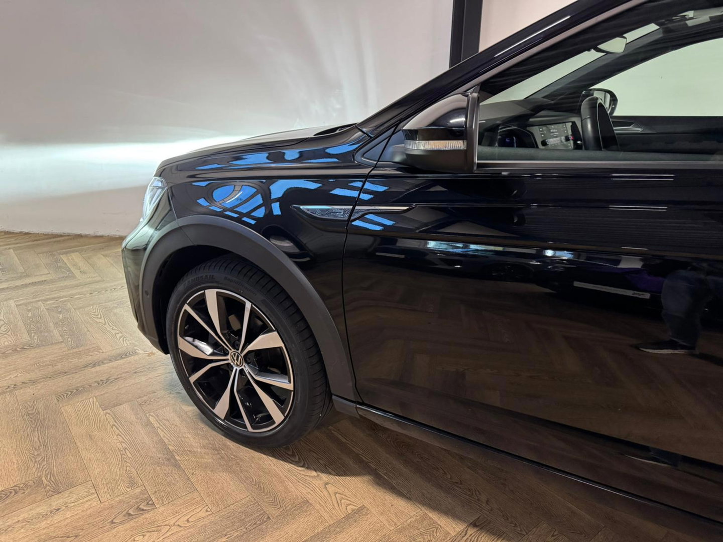 Volkswagen Taigo 1.0 TSI R-Line PANO KEYLESS CAM