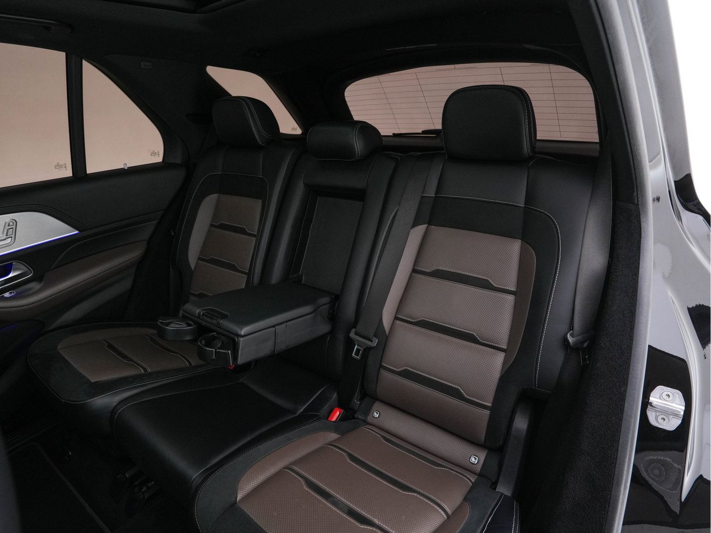 Mercedes-Benz GLE 53 AMG 4MATIC+ Premium Plus (INCL.BTW) *PANO | HEAD-UP | LUXURY-LEATHER | BURMESTER | MEMORY-PACK | MULTIBEAM-LED | BLINDSPOT | WIDESCREEN-DIGI-COCKPIT | HEATED-SPORTSEATS | CAMERA | ECC | PDC | CRUISE | 22''ALU*