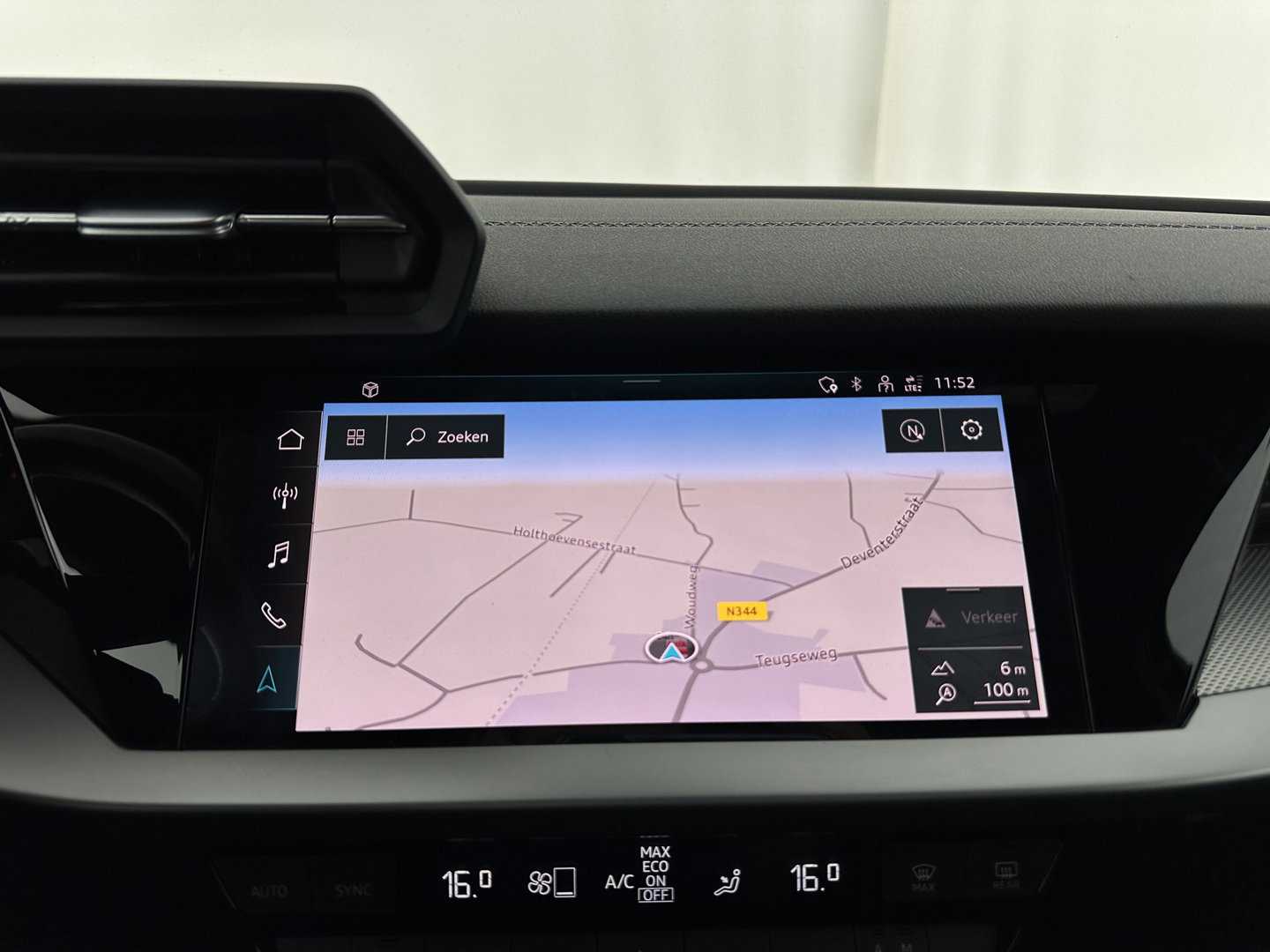 Audi A3 Limousine 35 TFSI S edition (INCL.BTW) Aut. *PANO | LEATHER-FABRIC | FULL-LED | AMBIENTLIGHT | SPORTSEATS | DIGI-COCKPIT | NAVI-FULLMAP | SHIFT-PADDLES | DAB+ | CRUISE | PDC | 18"ALU*