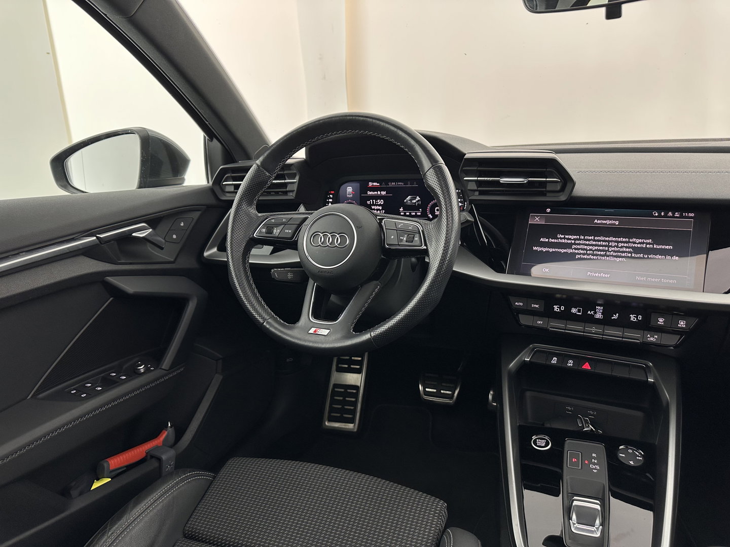 Audi A3 Limousine 35 TFSI S edition (INCL.BTW) Aut. *PANO | LEATHER-FABRIC | FULL-LED | AMBIENTLIGHT | SPORTSEATS | DIGI-COCKPIT | NAVI-FULLMAP | SHIFT-PADDLES | DAB+ | CRUISE | PDC | 18"ALU*