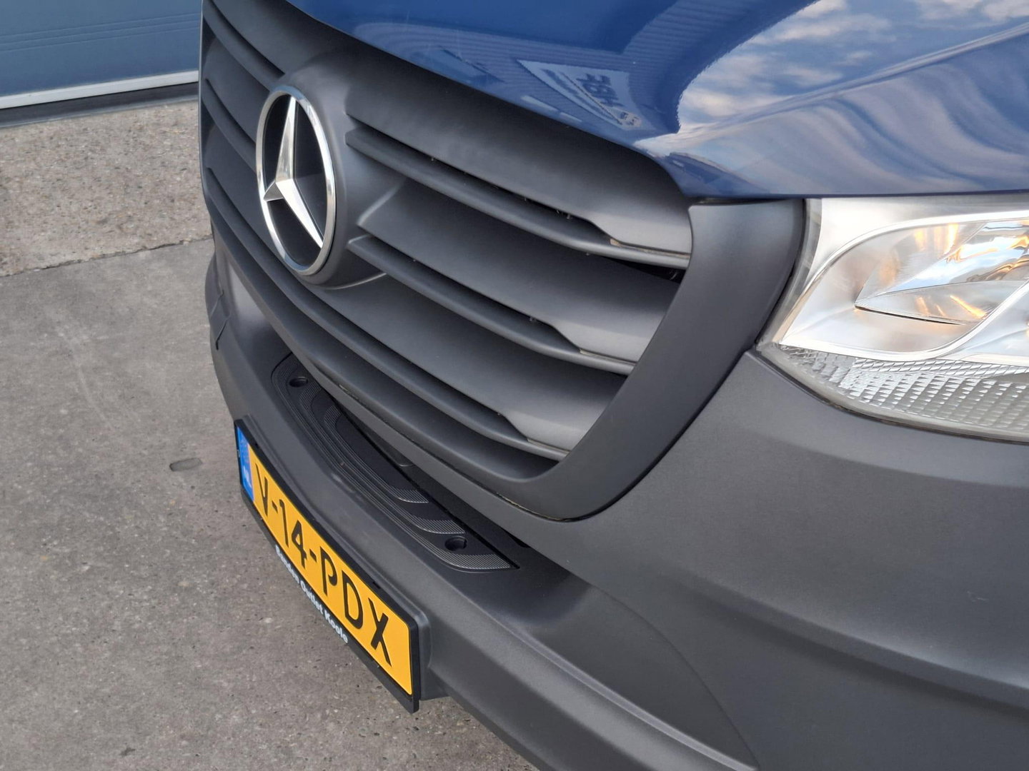 Mercedes-Benz Sprinter 311 2.2 CDI L2H2 - WDB9106331P133346 poetsen en foto’s maken