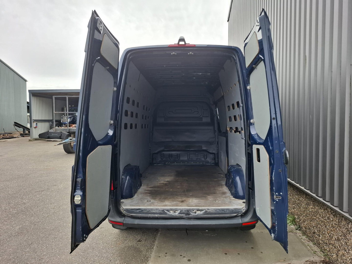 Mercedes-Benz Sprinter 311 2.2 CDI L2H2 - WDB9106331P133346 poetsen en foto’s maken