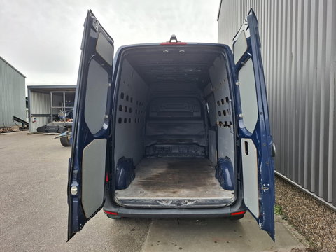 Mercedes-Benz Sprinter 311 2.2 CDI L2H2 - WDB9106331P133346 poetsen en foto’s maken