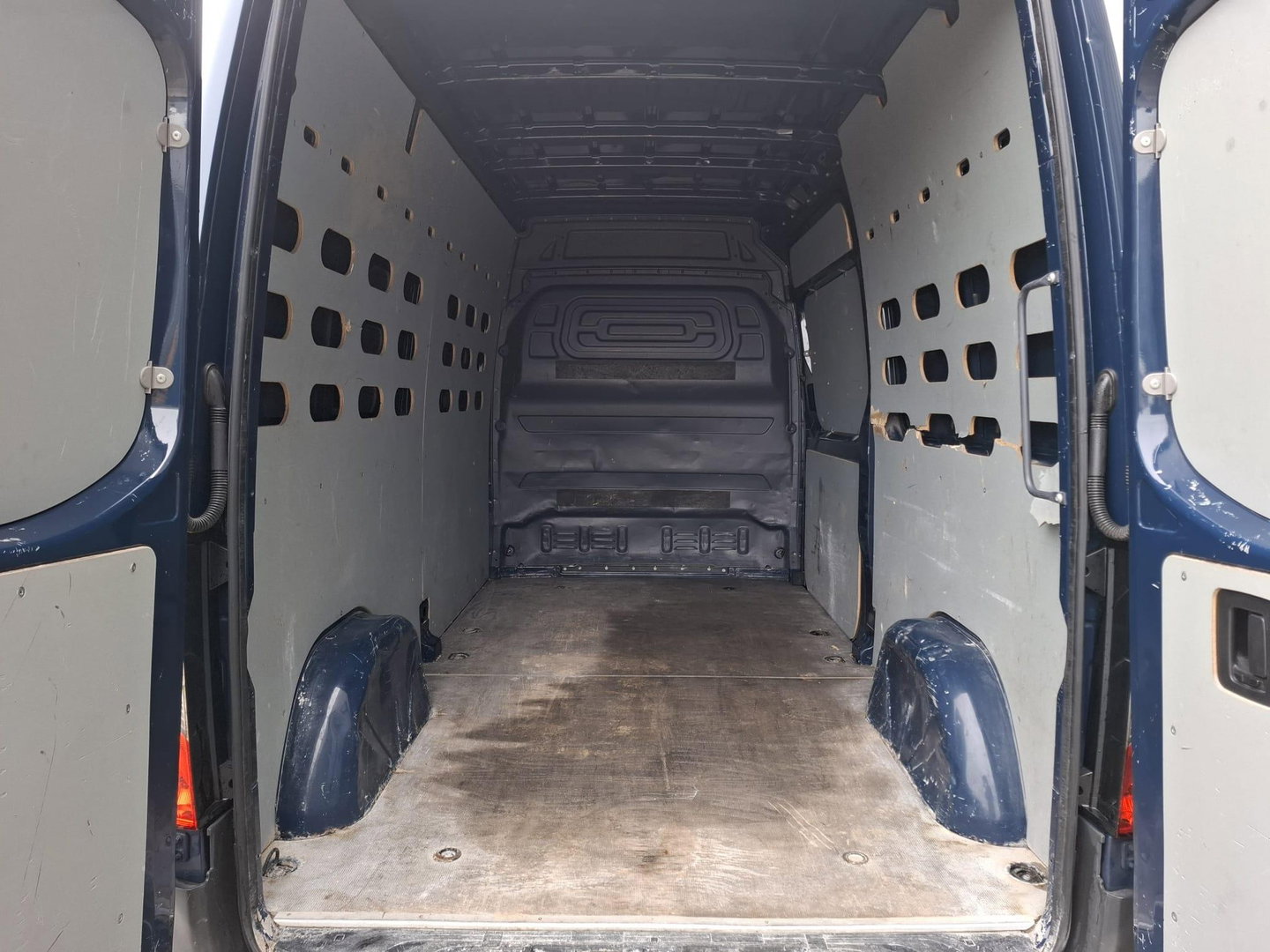 Mercedes-Benz Sprinter 311 2.2 CDI L2H2 - WDB9106331P133346 poetsen en foto’s maken