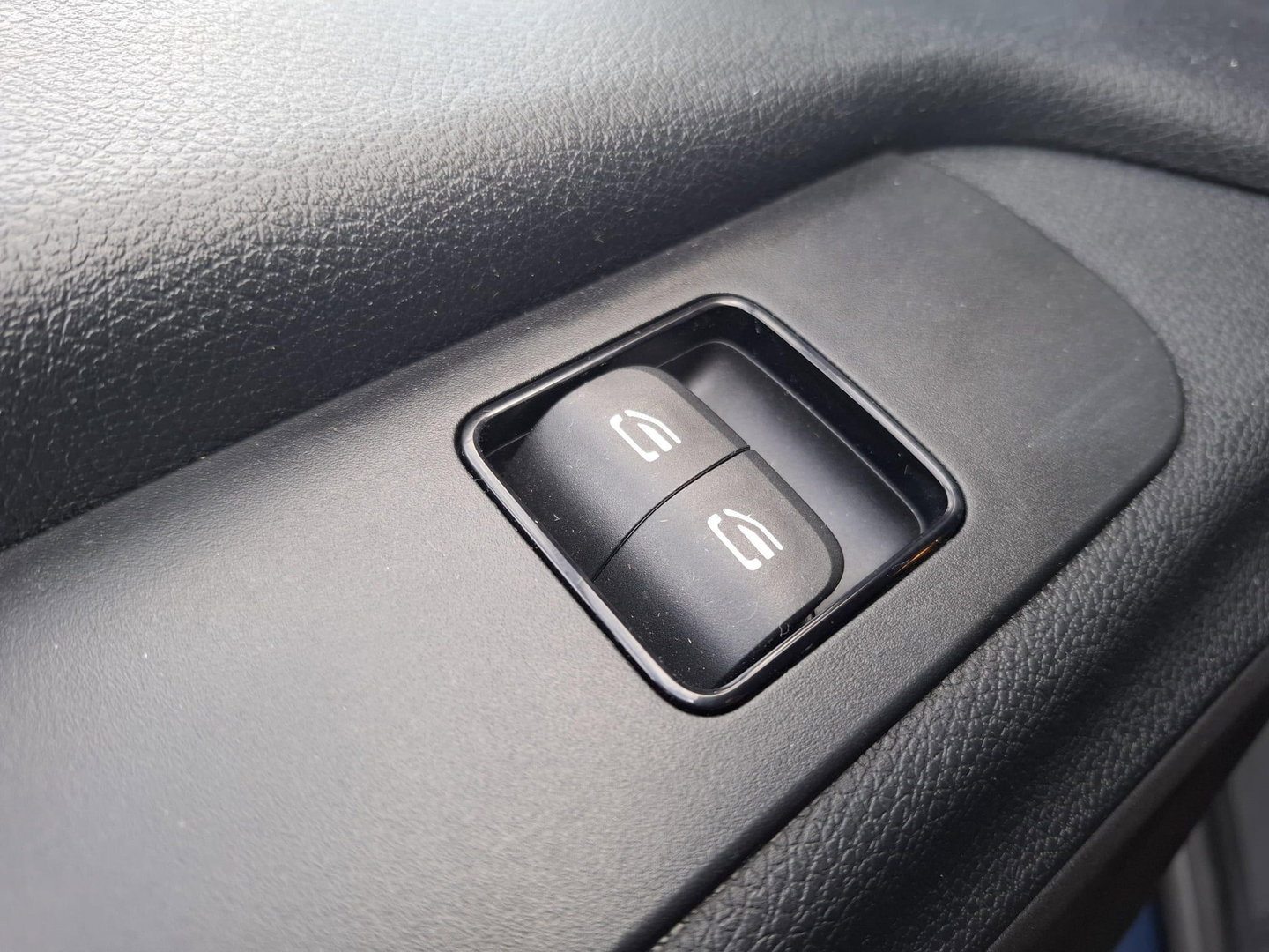 Mercedes-Benz Sprinter 311 2.2 CDI L2H2 - WDB9106331P133346 poetsen en foto’s maken