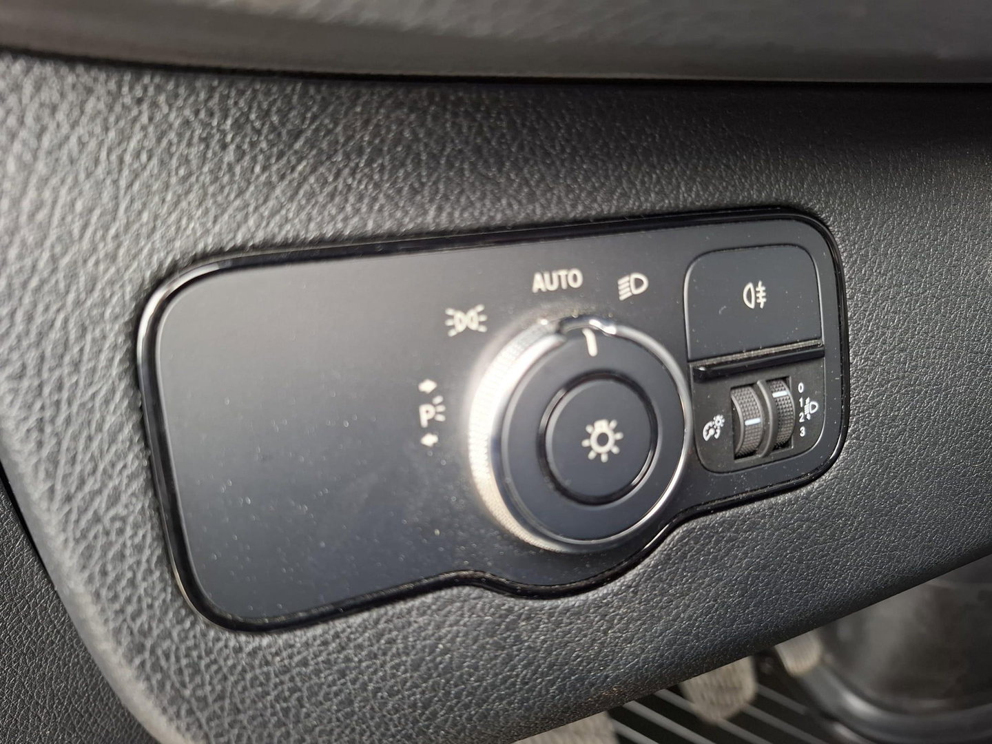 Mercedes-Benz Sprinter 311 2.2 CDI L2H2 - WDB9106331P133346 poetsen en foto’s maken