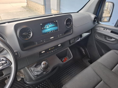 Mercedes-Benz Sprinter 311 2.2 CDI L2H2 - WDB9106331P133346 poetsen en foto’s maken