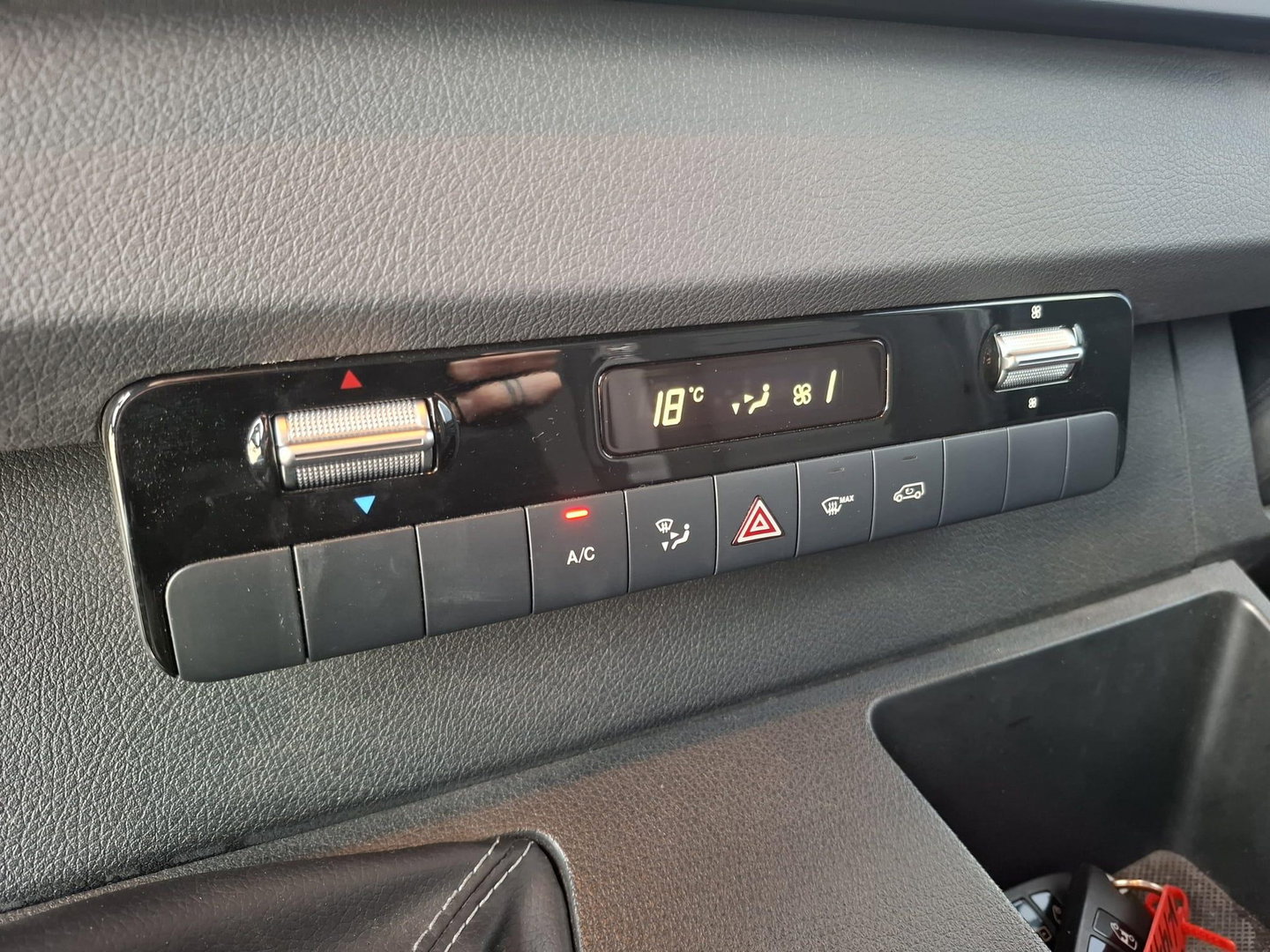 Mercedes-Benz Sprinter 311 2.2 CDI L2H2 - WDB9106331P133346 poetsen en foto’s maken