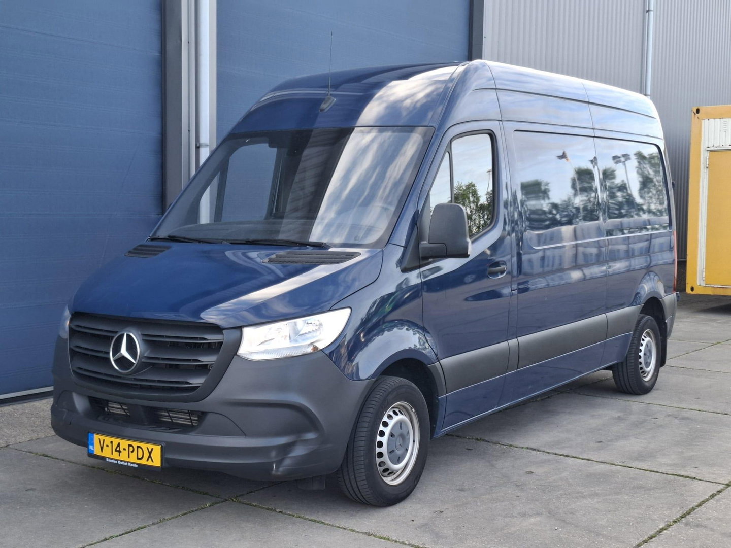 Mercedes-Benz Sprinter 311 2.2 CDI L2H2 - WDB9106331P133346 poetsen en foto’s maken