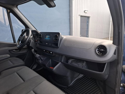 Mercedes-Benz Sprinter 311 2.2 CDI L2H2 - WDB9106331P133346 poetsen en foto’s maken